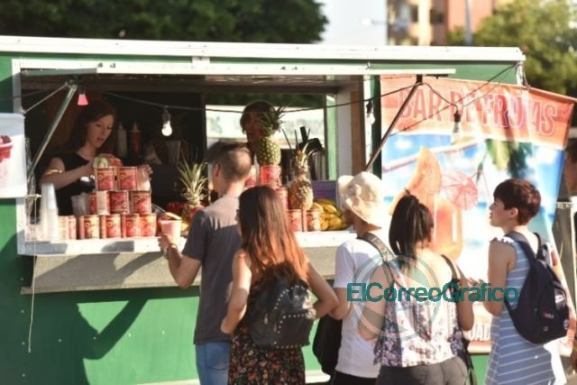 Con múltiples propuestas gastronómicas y culturales, se desarrolla el 137 aniversario de La Plata