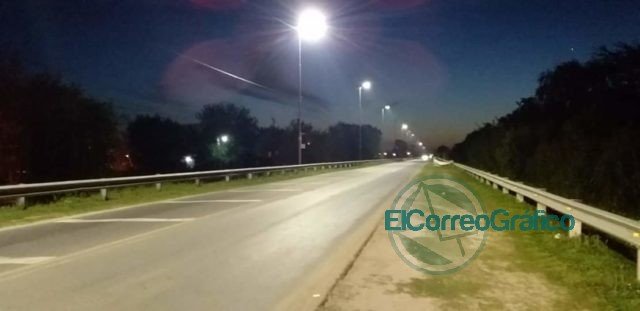 Finalizaron los trabajos de colocación de las luminarias sobre la Avenida 66 Finalizaron los trabajos de colocación de las luminarias sobre la Avenida 66