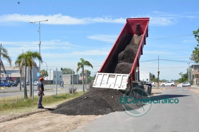 Mejoramiento de veredas y estacionamiento del Hogar Social de Berisso