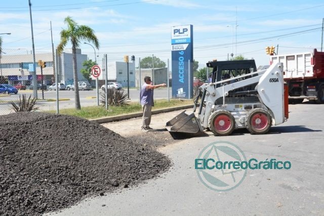 Mejoramiento de veredas y estacionamiento del Hogar Social de Berisso