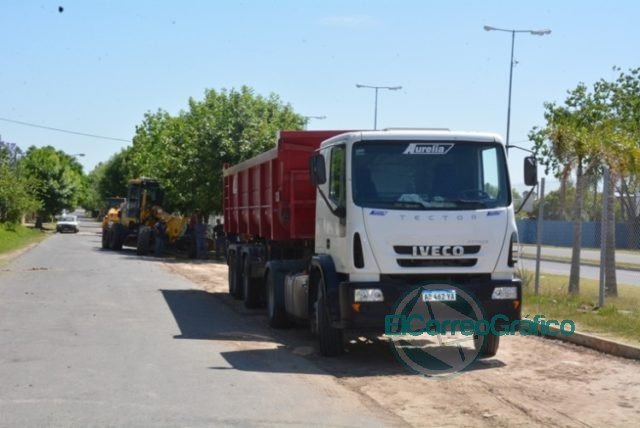 Mejoramiento de veredas y estacionamiento del Hogar Social de Berisso