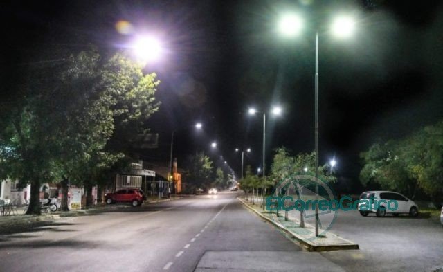 Recambios de luminarias de sodio por Led en diversos puntos de Berisso