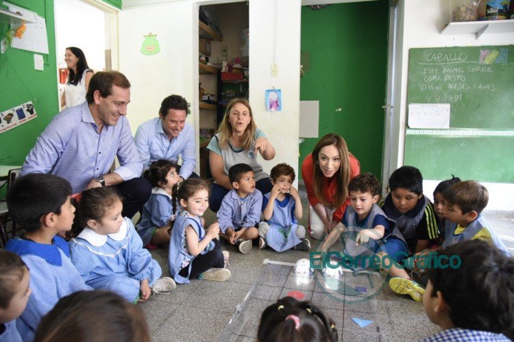 Vidal y Garro recorrieron las obras en el Jardín Nº 970 y la Primaria Nº 108 de Ignacio Correas