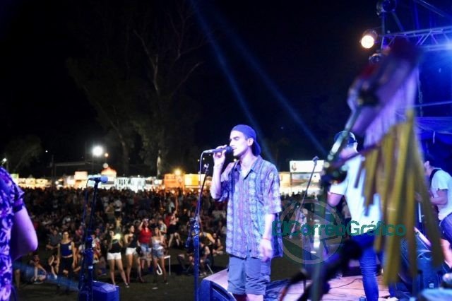 Una multitud participó este fin de semana del Oktoberfest en el camping municipal