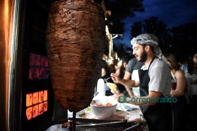 Una multitud participó este fin de semana del Oktoberfest en el camping municipal