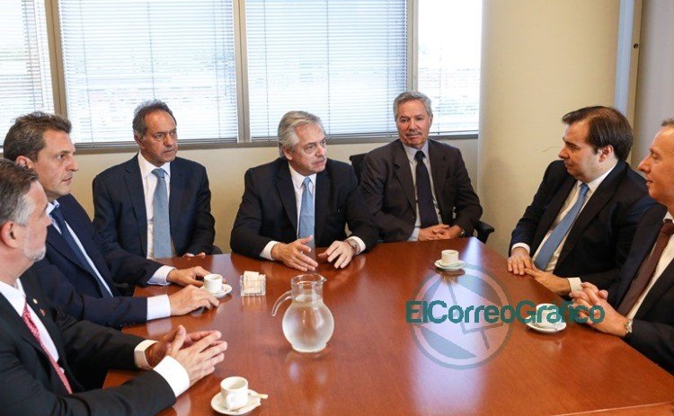 Fernández confirmó a Solá como canciller y a Scioli como embajador en Brasil Fernández confirmó a Solá como canciller y a Scioli como embajador en Brasil