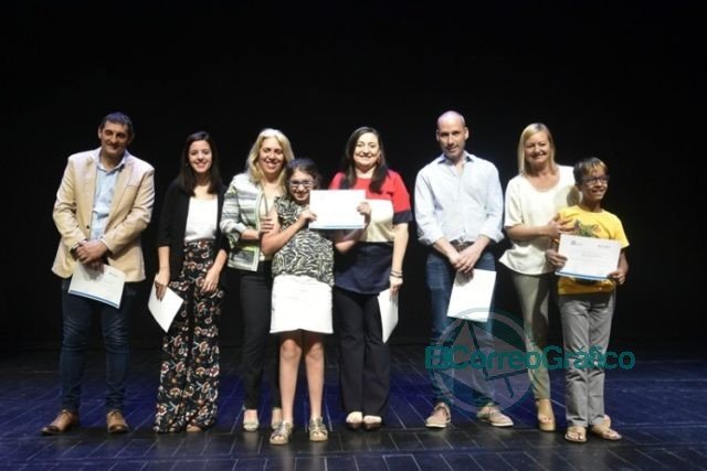 Se reconoció a los mejores promedios en educación adulta, especial y universitarios de La Plata