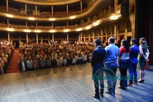 Se reconoció a los mejores promedios en educación adulta, especial y universitarios de La Plata