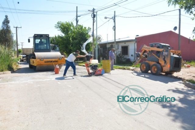 Trabajos de reparación del pavimento en calle 8 y 142