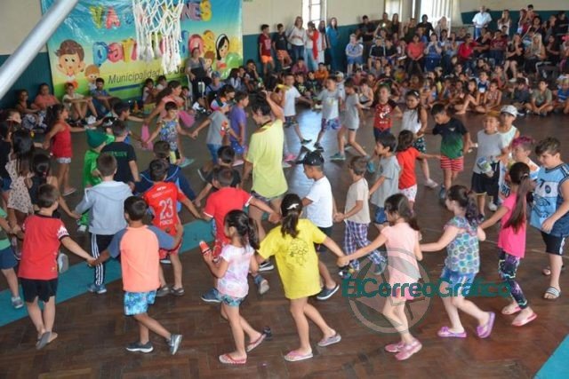 A puro baile y música cerró el segundo contingente de la Colonia de Vacaciones A puro baile y música cerró el segundo contingente de la Colonia de Vacaciones