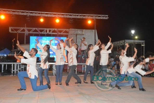 Comenzó el popular festival “7 Domingos del Folclore” en la plaza “17 de Octubre”