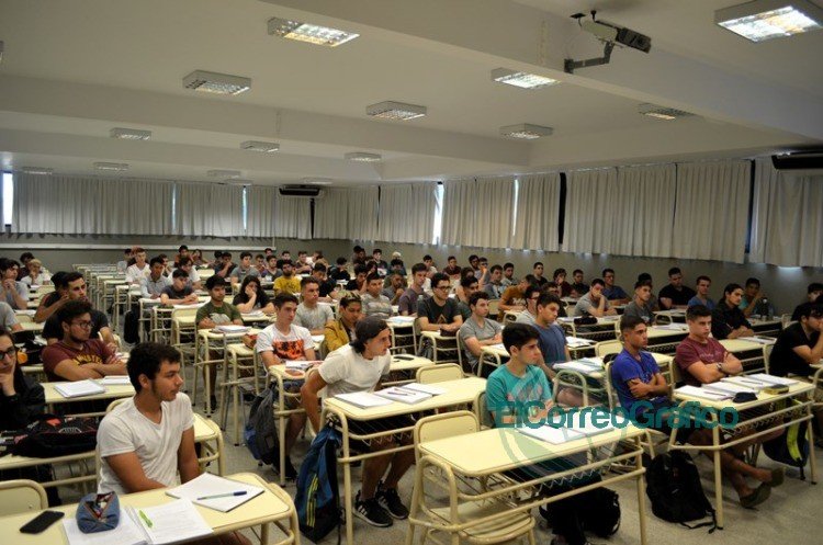 Con récord de inscriptos, empezó el curso de ingreso a Ingeniería