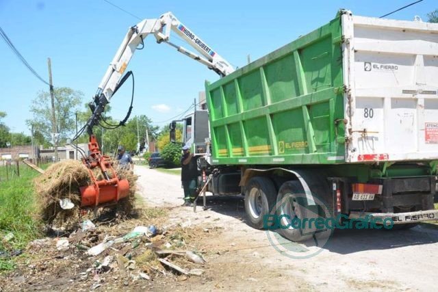 Continúan trabajando y limpiando en barrios de la Delegación II
