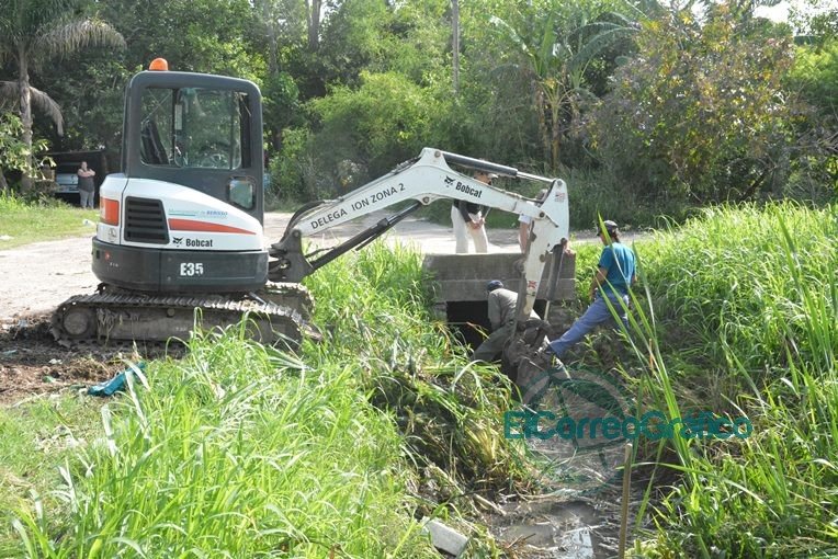 Limpieza de zanjas y cañerías en Barrio Banco Provincia