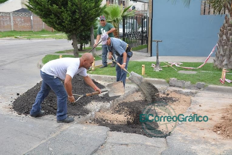 Tareas de bacheo en distintos puntos de Berisso Tareas de bacheo en distintos puntos de Berisso