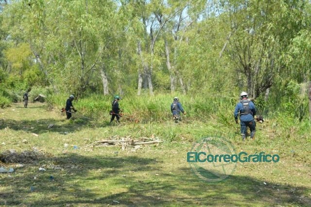 Tareas de limpieza, desmalezamiento y fumigación en La Balandra Tareas de limpieza, desmalezamiento y fumigación en La Balandra
