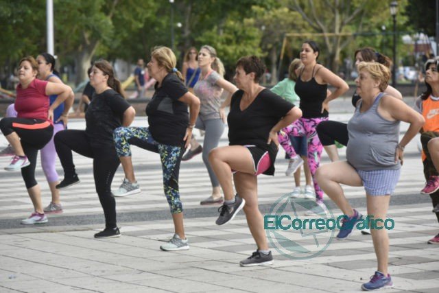 Zumba y gimnasia localizada gratis en distintos espacios públicos de La Plata