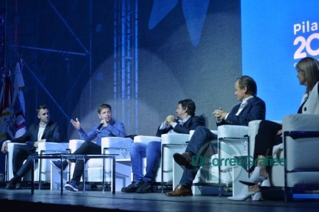 Kicillof: “Nos vamos a dedicar a integrar la Provincia y a recuperar su identidad” Kicillof: “Nos vamos a dedicar a integrar la Provincia y a recuperar su identidad”