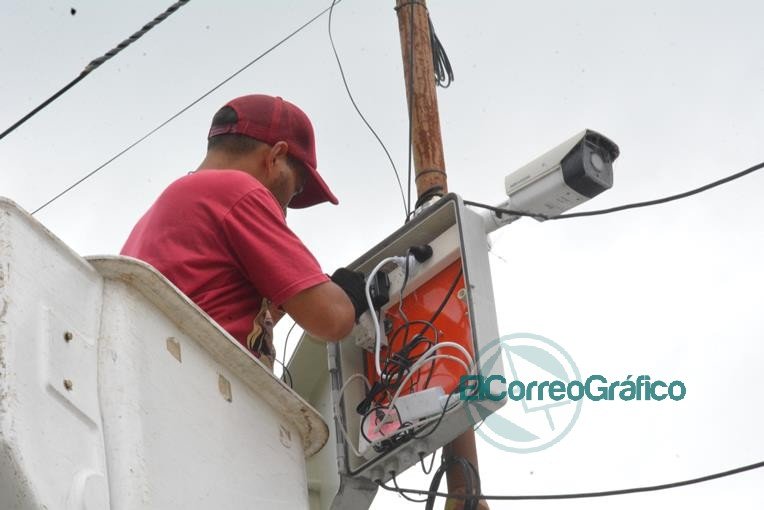 El Municipio instala y pone en funcionamiento nuevas cámaras de seguridad El Municipio instala y pone en funcionamiento nuevas cámaras de seguridad
