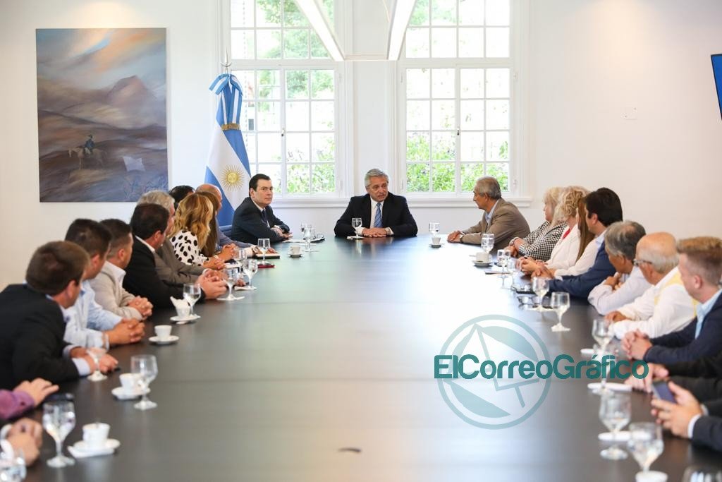 Fernández recibió a un grupo de intendentes de Córdoba Fernández recibió a un grupo de intendentes de Córdoba