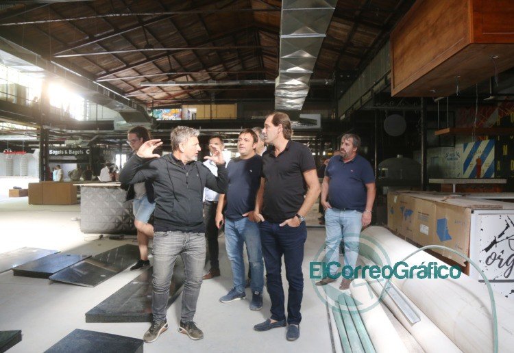 Garro recorrió el nuevo complejo gastronómico “Baxar Mercado”