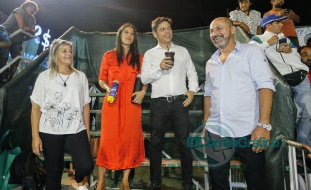 Kicillof participó de los corsos de Ensenada
