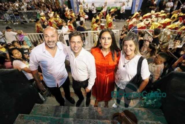 Kicillof participó de los corsos de Ensenada