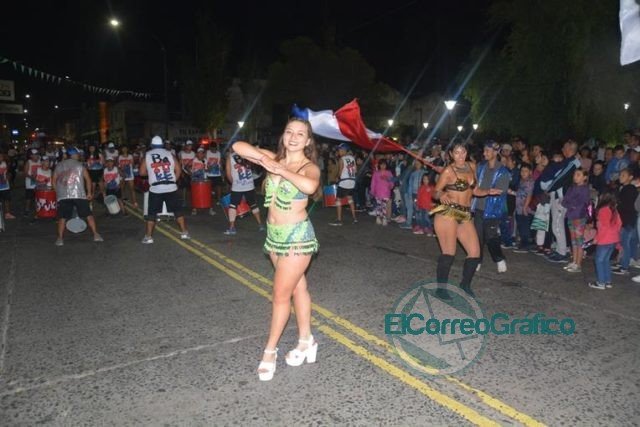 Más de cuarenta mil personas asistió a la primera noche del Corso en Berisso