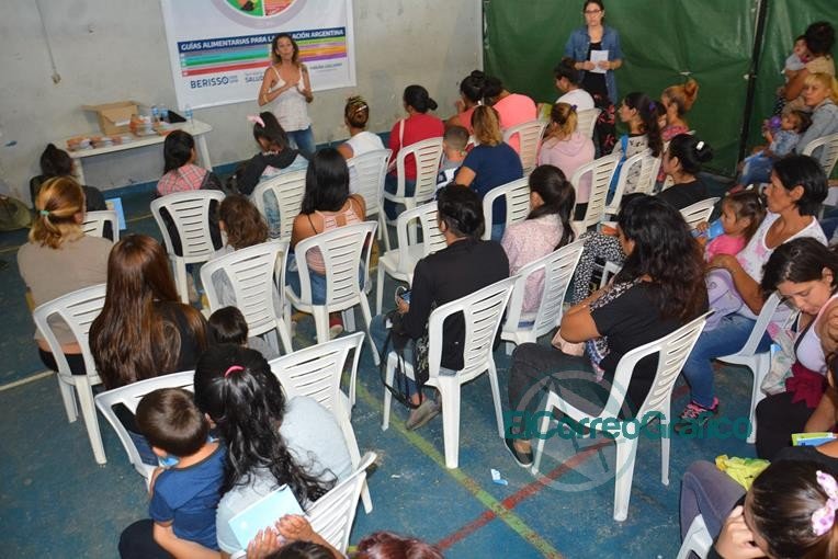 Operativo de entrega de la tarjeta AlimentAR en Berisso Operativo de entrega de la tarjeta AlimentAR en Berisso