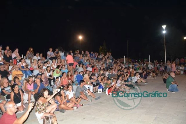 Con un gran público se realizó el cuarto domingo de folclore