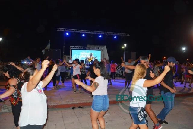 Con un gran público se realizó el cuarto domingo de folclore