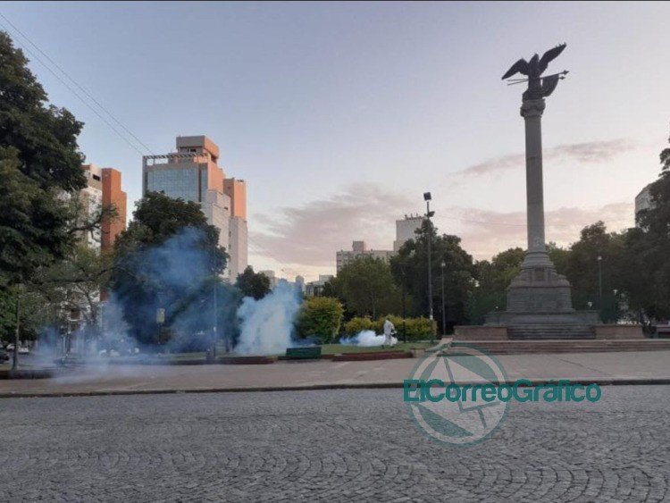 Tareas de fumigación y control de foco contra el dengue