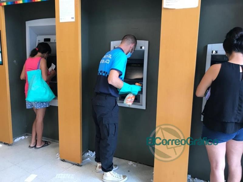 Coronavirus: Operativos preventivos en los cajeros automáticos Coronavirus: Operativos preventivos en los cajeros automáticos