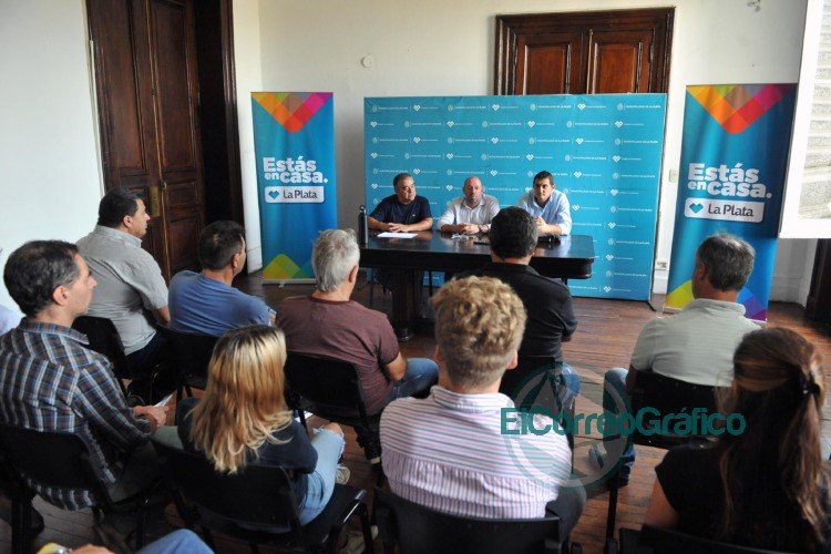 Encuentro con remiseros, taxistas y transportistas escolares para optimizar la prevención de pasajeros