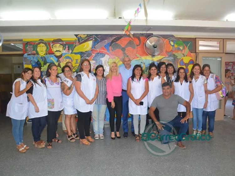 Kicillof inauguró junto a Cagliardi el ciclo lectivo provincial en la Escuela N° 22 de Berisso