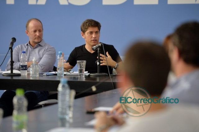 Kicillof visitó los comités de emergencia de Almirante Brown, Lomas y Echeverría