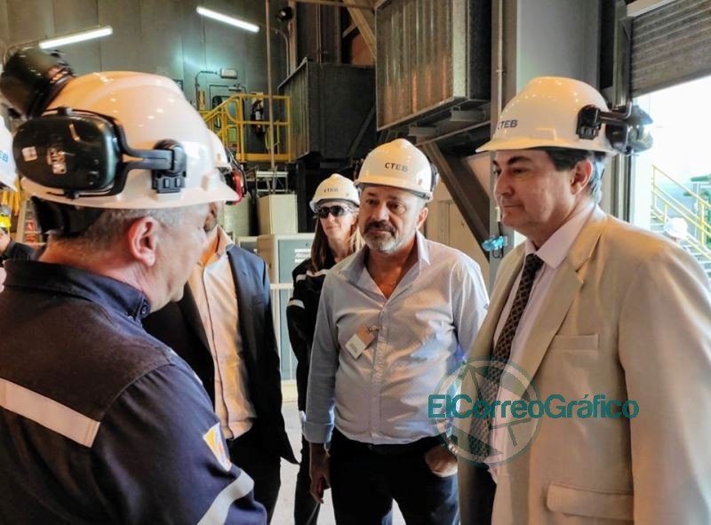 Lanziani recorrió la Central Térmica Ensenada Barragán que anunció una inversión de 180 millones de dólares Lanziani recorrió la Central Térmica Ensenada Barragán que anunció una inversión de 180 millones de dólares