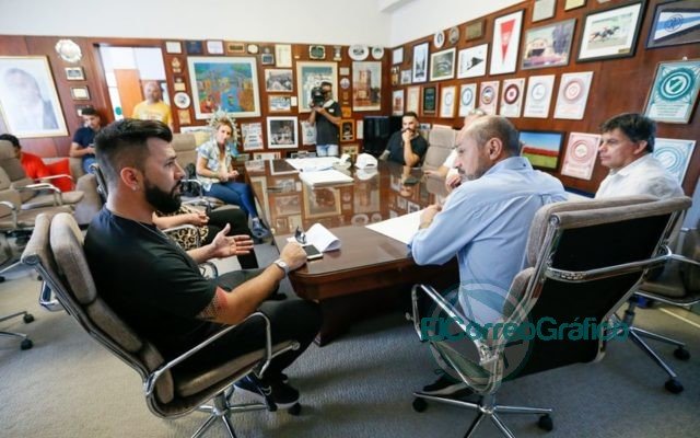 Secco acordó un aumento de 11.000 pesos con el Sindicato de Municipales de Ensenada Secco acordó un aumento de 11.000 pesos con el Sindicato de Municipales de Ensenada