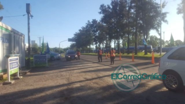 Siguen los operativos de control en comercios y en los accesos