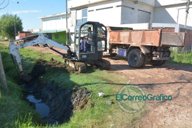 Tareas de zanjeo en 138 entre 7 y 11