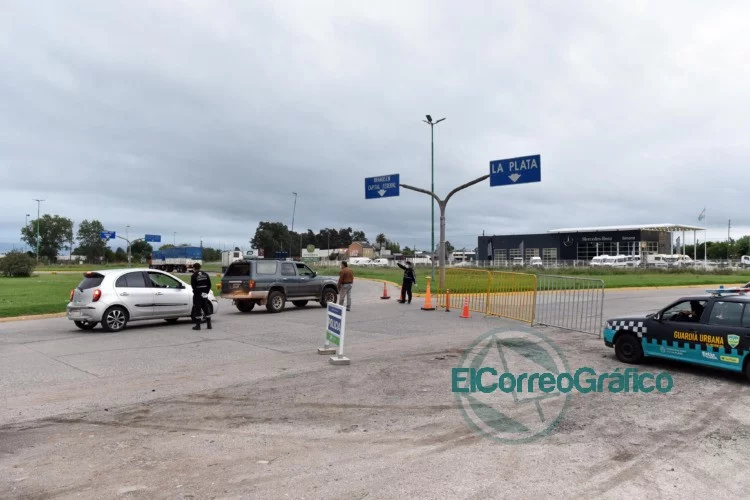 Con un importante despliegue, comenzaron a cerrar y restringir los accesos