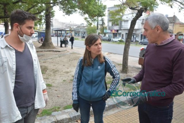 Cagliardi junto a la ministra Raverta recorrieron centros de entrega de alimentos