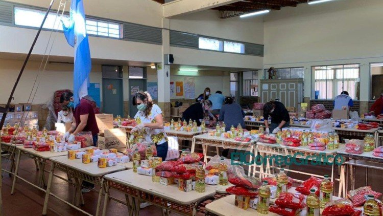 En La Plata se entregó bolsones de alimentos a 64 mil familias