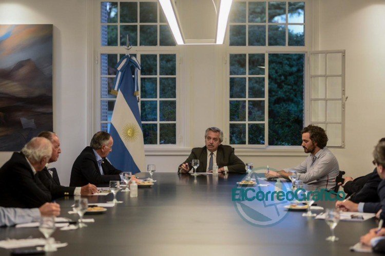 Fernández se reunió en Olivos con empresarios de la UIA