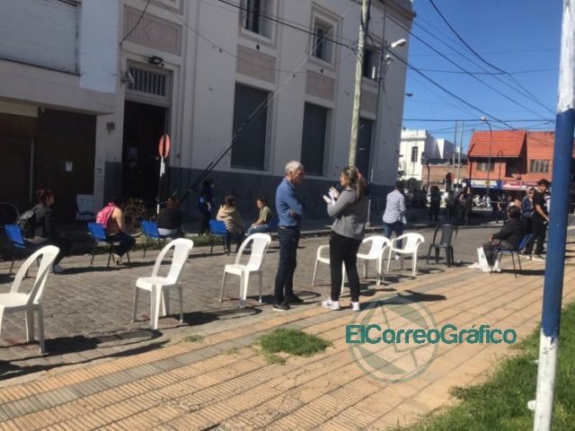 Municipio de Berisso llevó una higienización de los bancos
