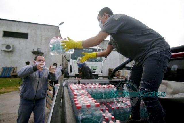 Productores y el Municipio de La Plata entregaron 26 mil kilos de alimentos a comedores y entidades sociales
