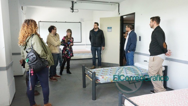 Recorrida por el ex Sanatorio de la Carne del COE Berisso y funcionarios bonaerense Recorrida por el ex Sanatorio de la Carne del COE Berisso y funcionarios bonaerense