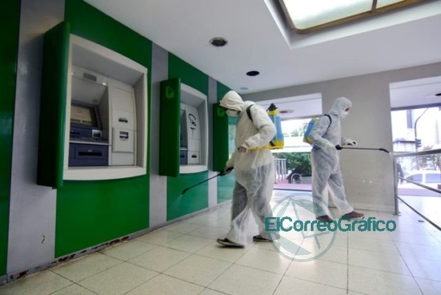 Refuerzan acciones en cajeros automáticos para garantizar el distanciamiento social recomendado Refuerzan acciones en cajeros automáticos para garantizar el distanciamiento social recomendado