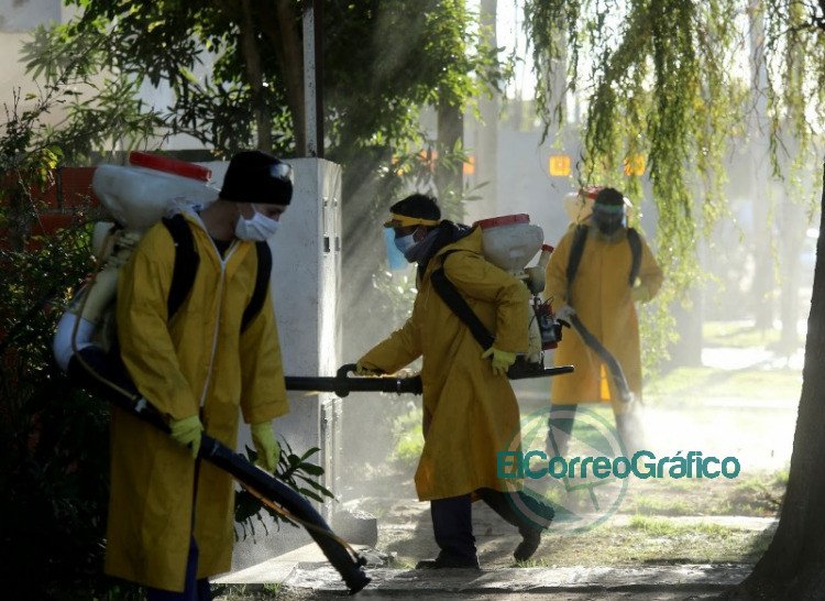 Desinfección y control sanitario donde confirmaron casos COVID-19