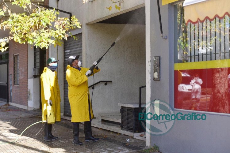 Desinfección y prevención en edificio donde confirmaron caso positivo de Coronavirus